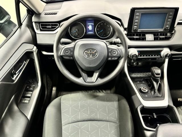 Used 2022  Toyota XLE image 13