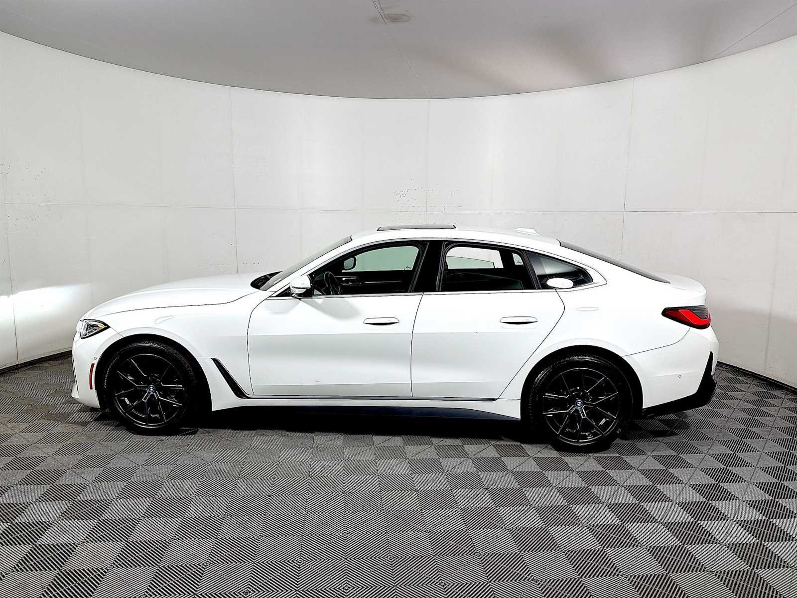 Used 2023 Alpine White BMW eDrive35 image 4