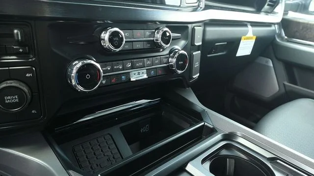 New 2026 Oxford White Ford F-350® Lariat® image 19