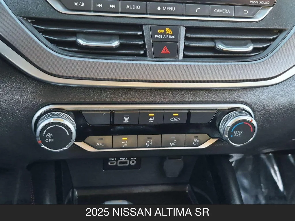 Used 2025 White Nissan 2.5 SR image 22