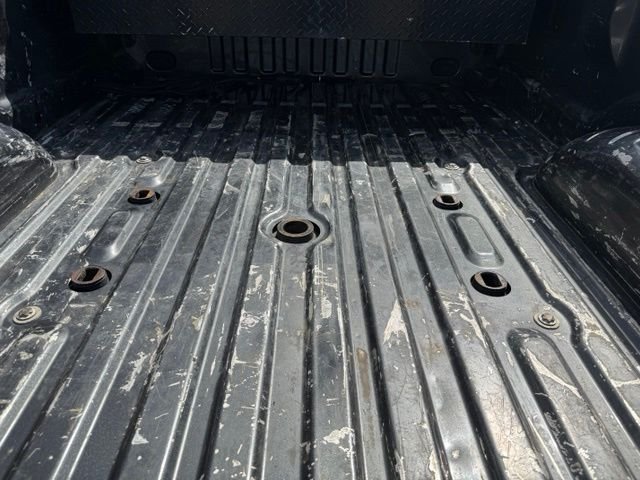 Used 2019 Magnetic Ford XL image 4