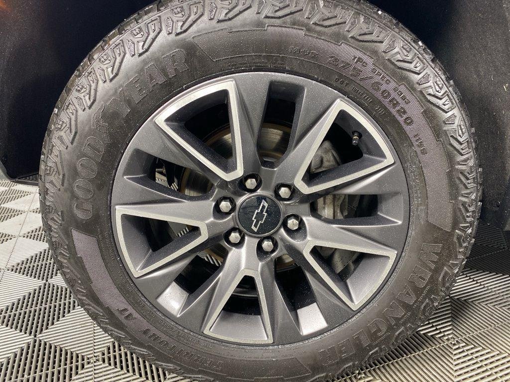 Used 2023 Sterling Gray Metallic Chevrolet Z71 image 17
