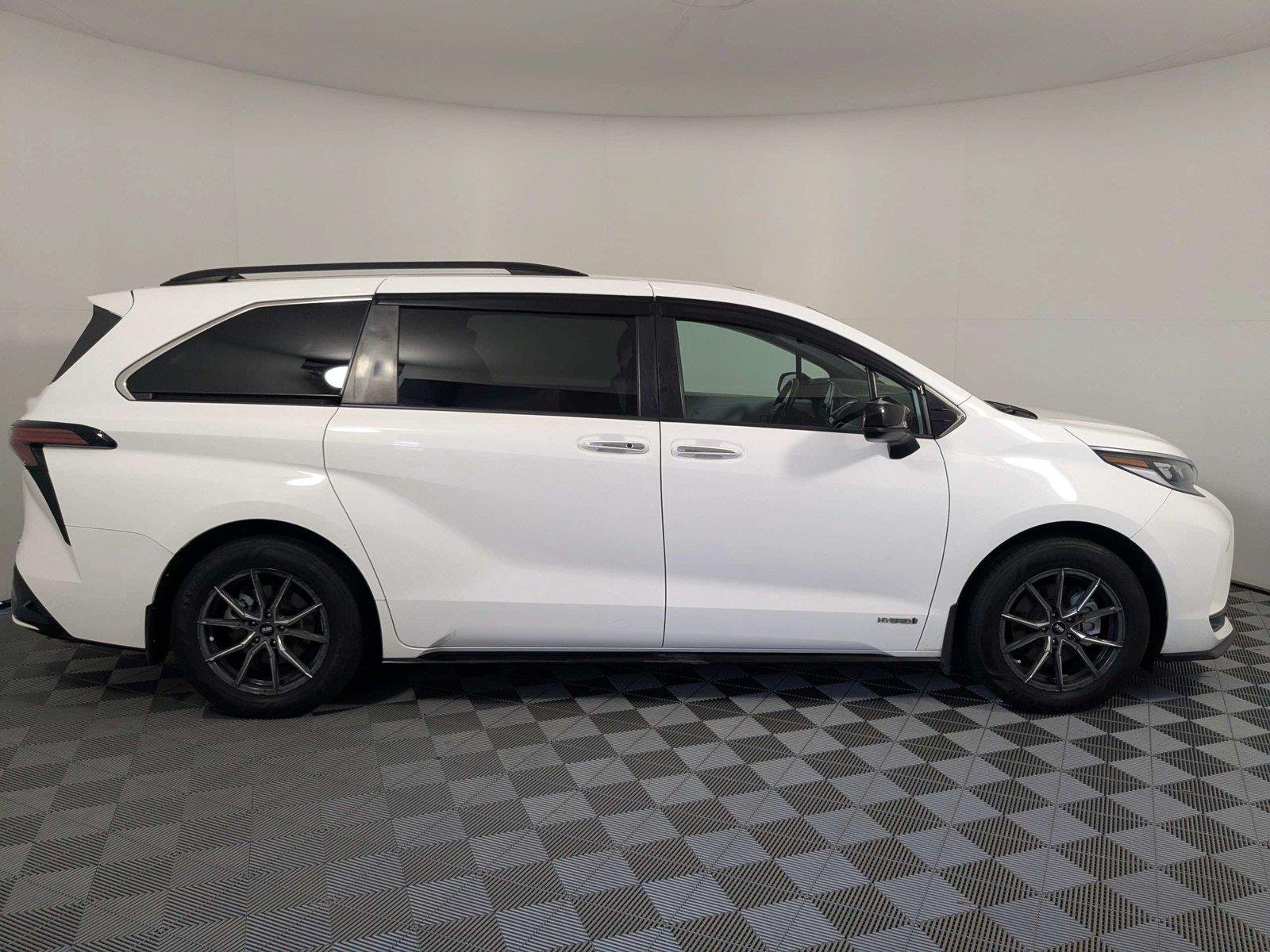 Used 2021 Super White Toyota XSE image 4