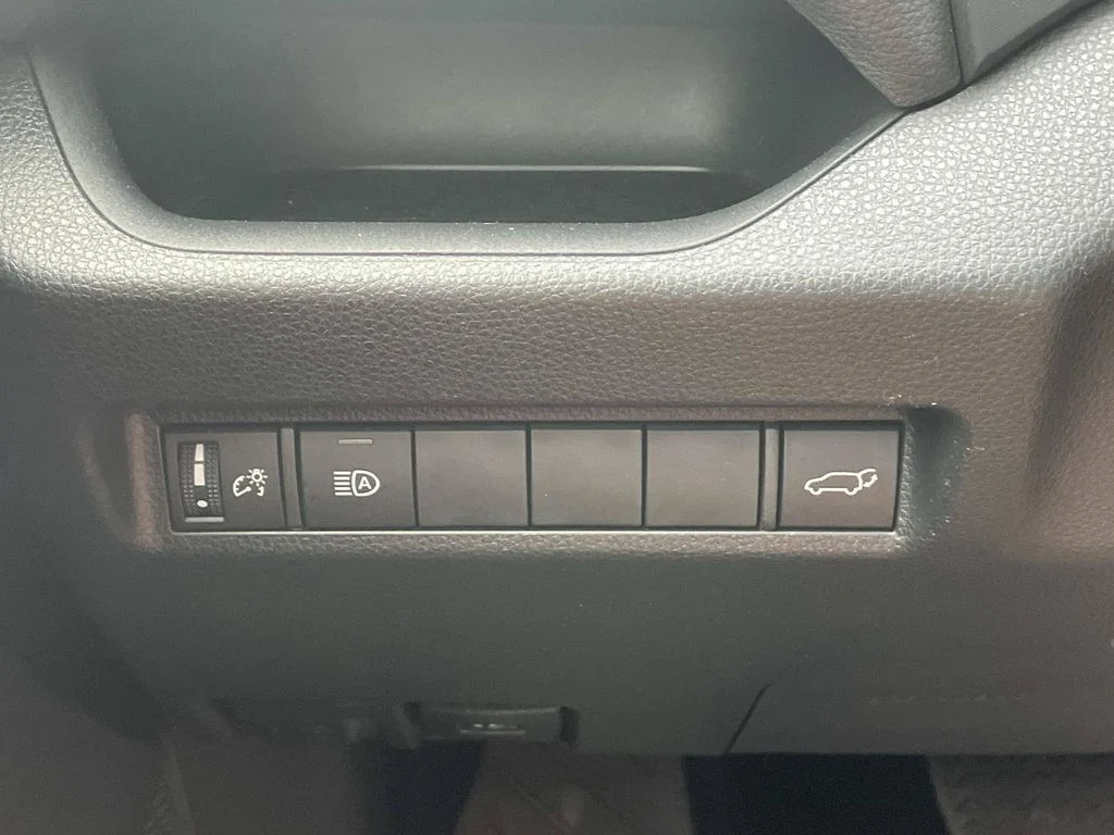 2023 Toyota RAV4 XLE Premium - Photo 28