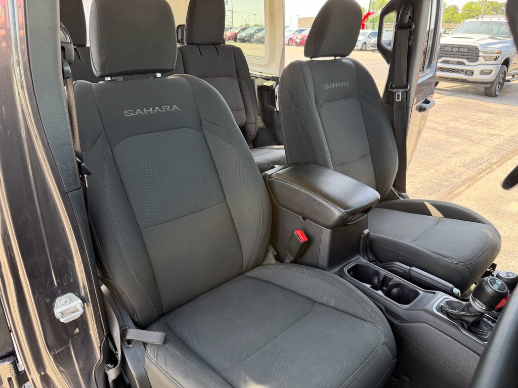Used 2019 Granite Crystal Metallic Clearcoat Jeep Sahara image 14