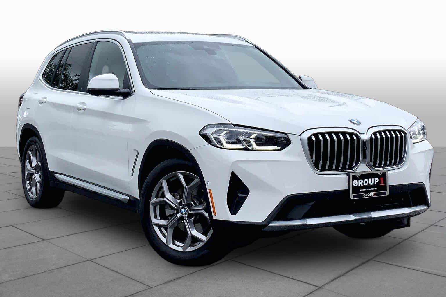 Used 2023 Alpine White BMW sDrive30i image 3