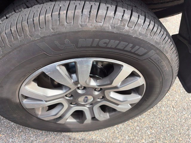 Used 2019 Shadow Black Ford Lariat image 7