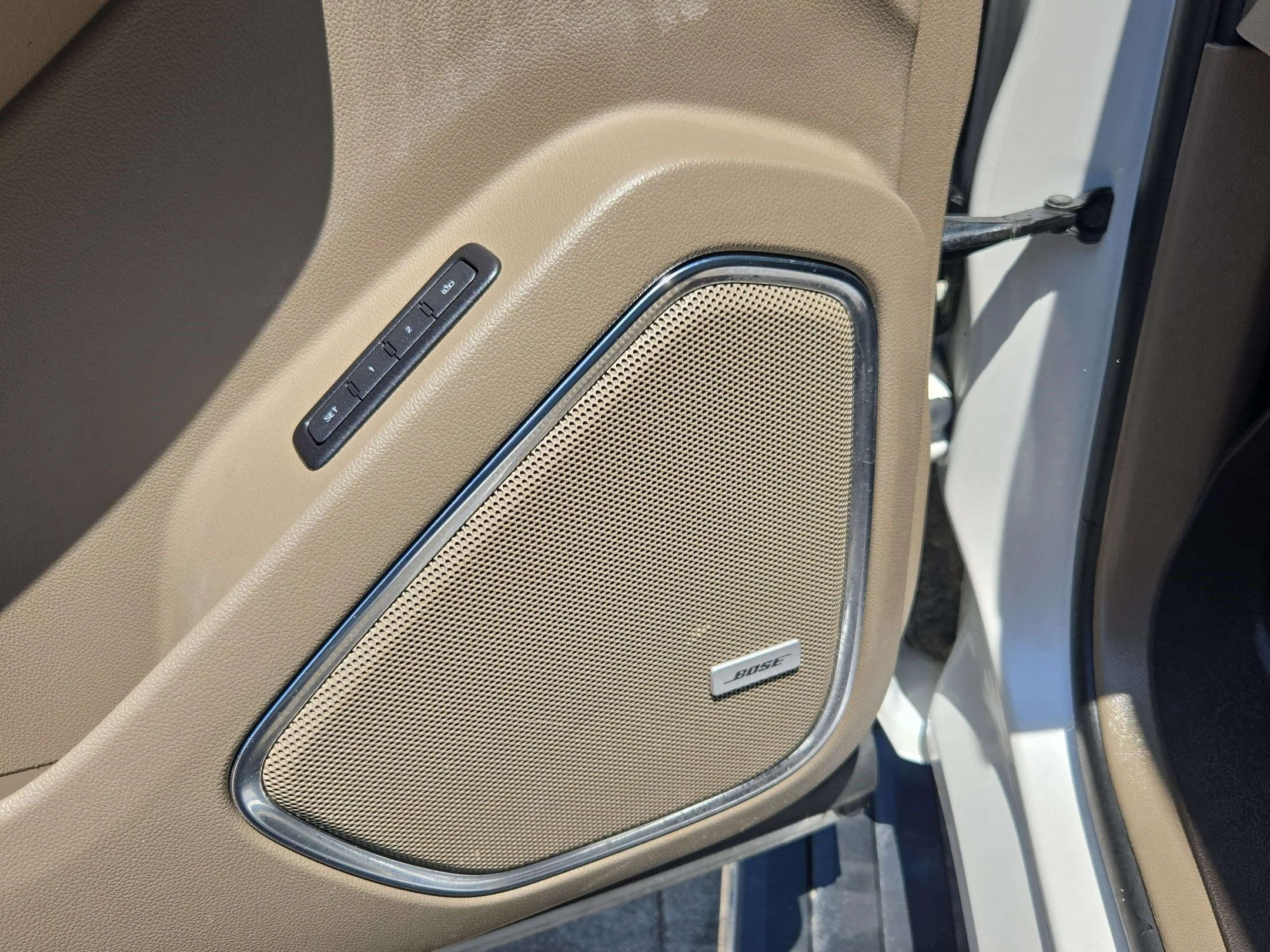 Certified Used 2019 Iridescent Pearl Tricoat Chevrolet Premier image 11