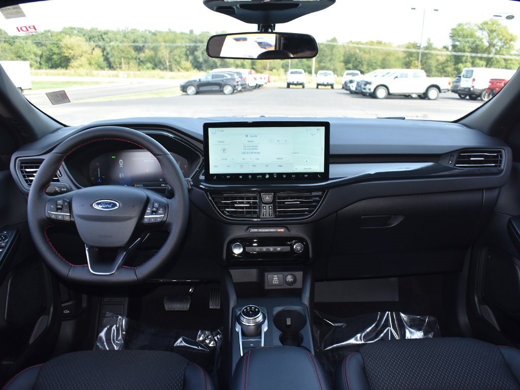 2025 Ford Escape Hybrid ST-Line photo 4