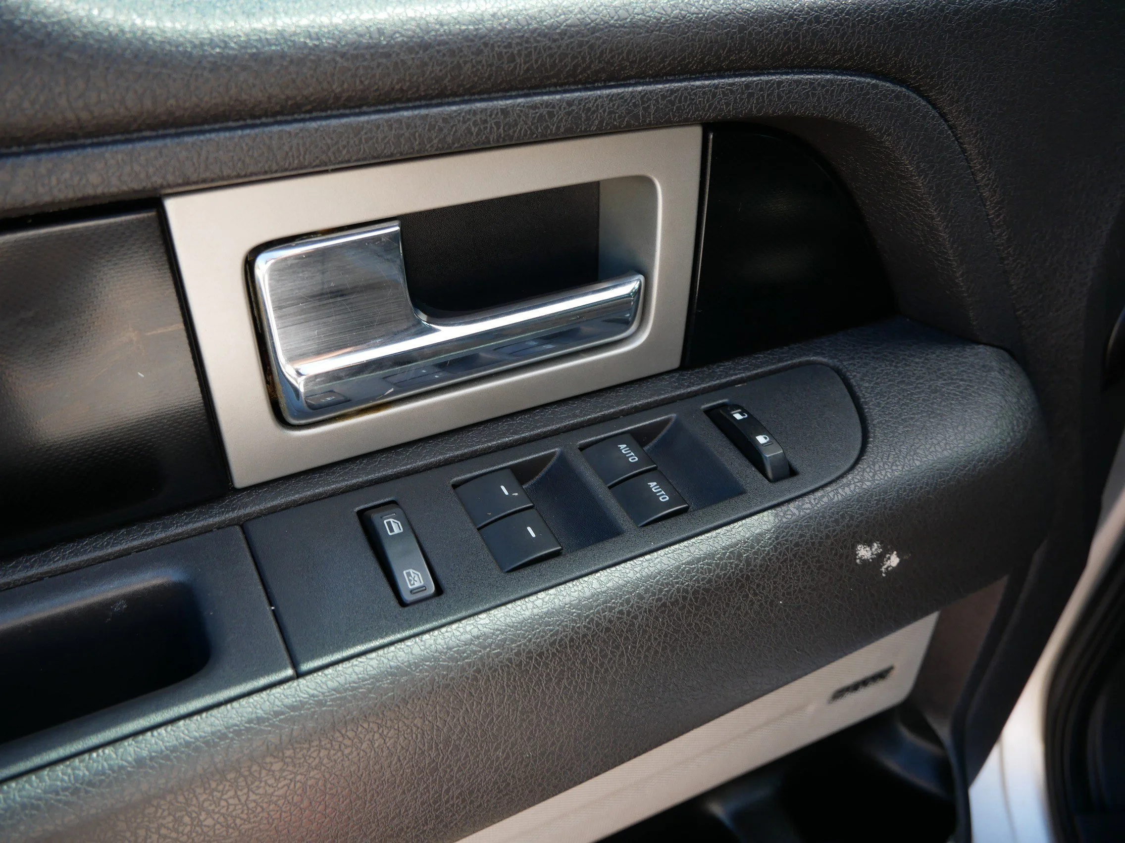 Used 2012 Ingot Silver Metallic Ford FX4 image 19