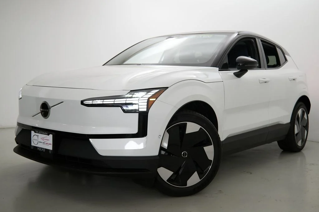 New 2026 Crystal White Volvo Ultra image 2