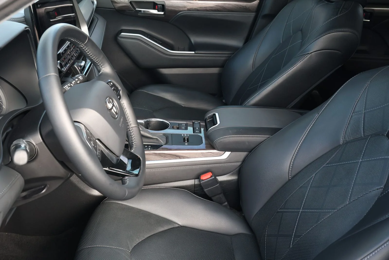 Used 2021 Black Toyota Platinum image 15