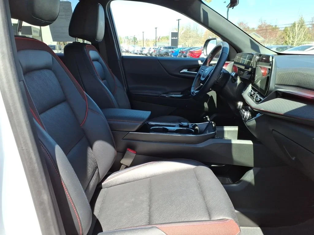 Used 2025 Beige Chevrolet RS image 5