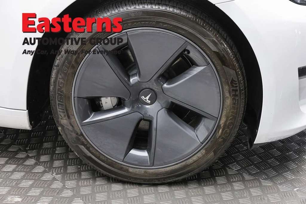 Used 2023 White Tesla Base image 24