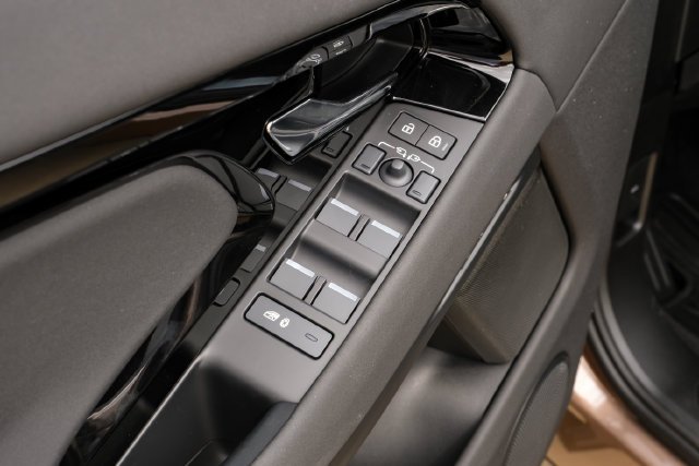 New 2026  Land Rover S image 43