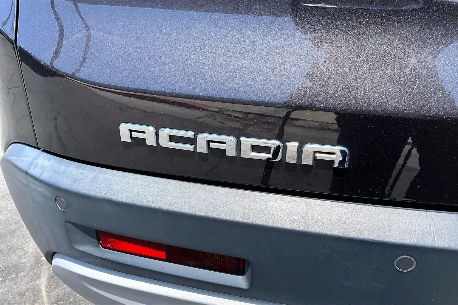 Used 2018 Iridium Metallic GMC SLT image 9