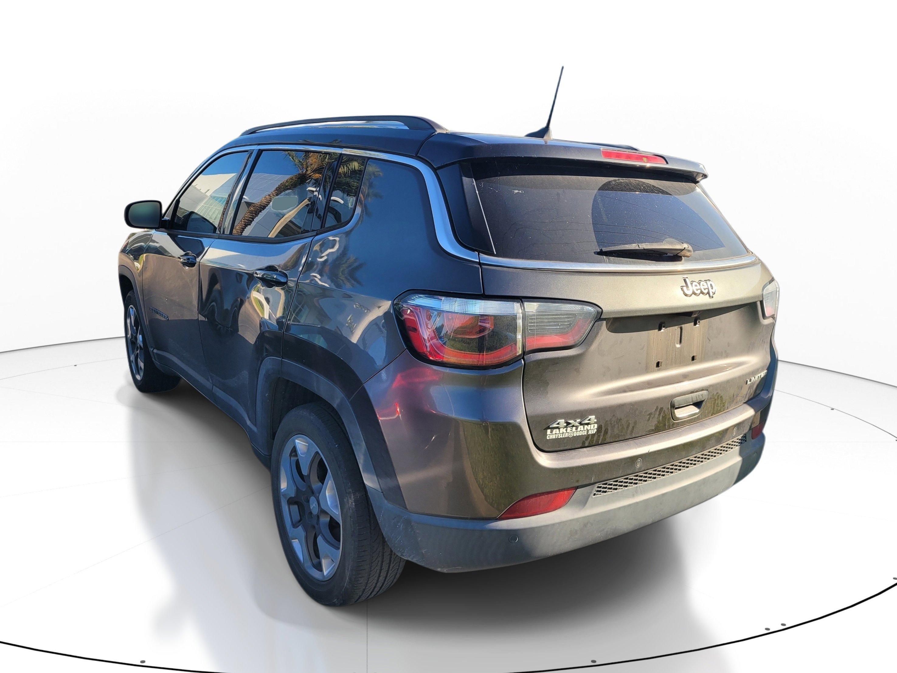 Used 2018 Granite Crystal Metallic Clearcoat Jeep Limited image 6
