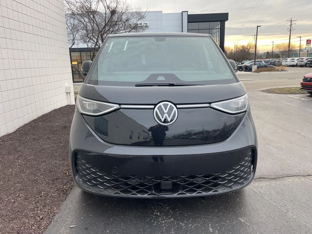 New 2025 Deep Black Pearl Volkswagen Pro image 5