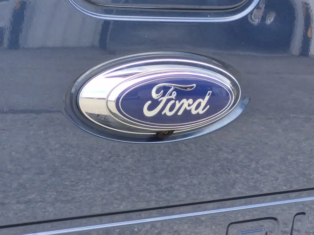 Used 2016 Blue Jeans Metallic Ford XLT image 19