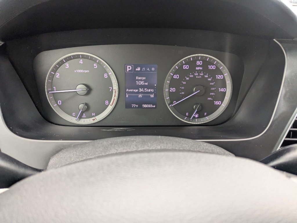 Used 2015 Gray Hyundai SE image 33