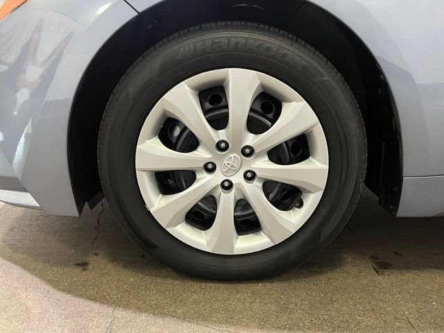 Certified Used 2025  Toyota LE image 22
