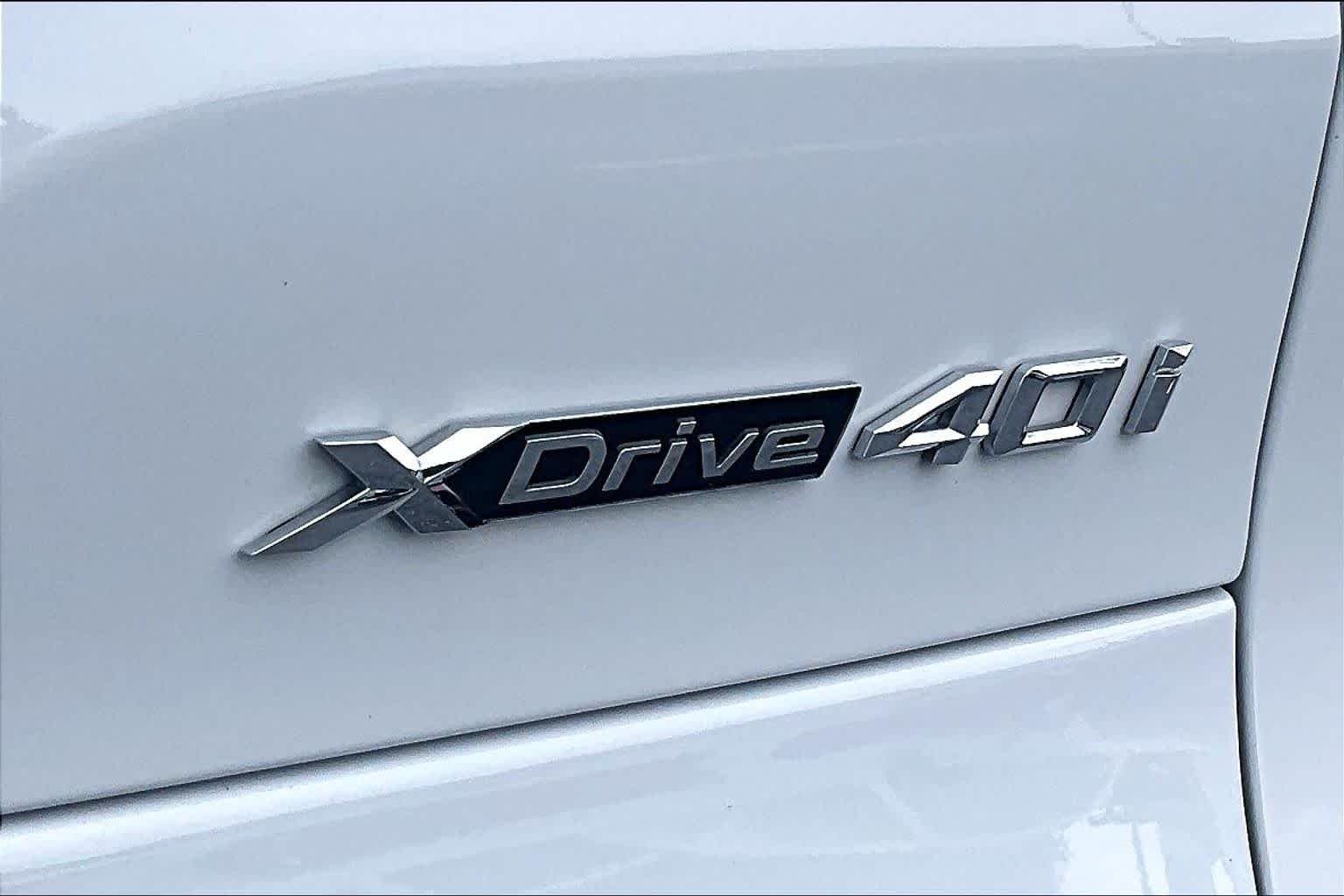 Used 2026 WHITE BMW xDrive40i image 10
