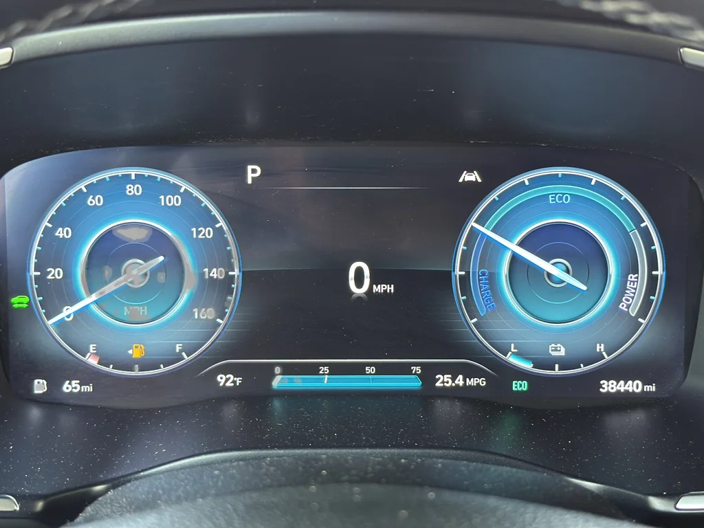 Certified Used 2023 Silver Hyundai SEL Premium image 21
