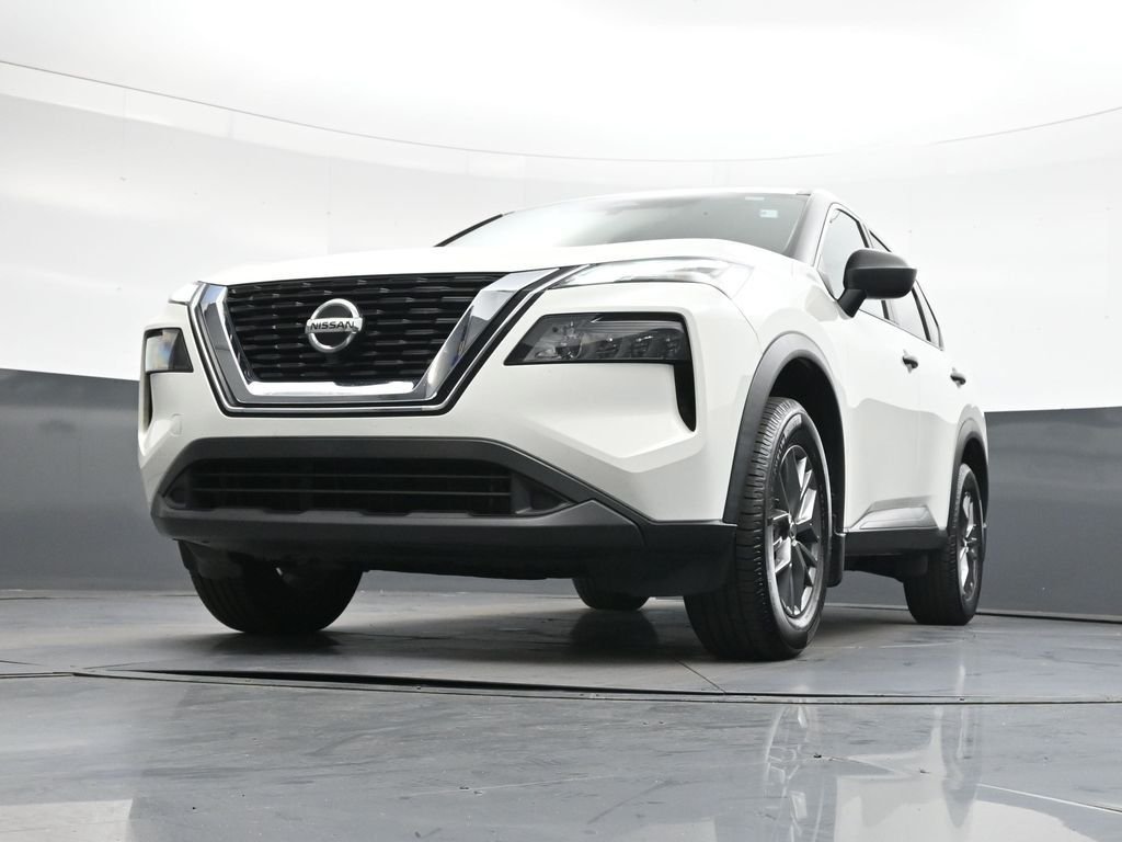 Used 2021 White Nissan S image 48