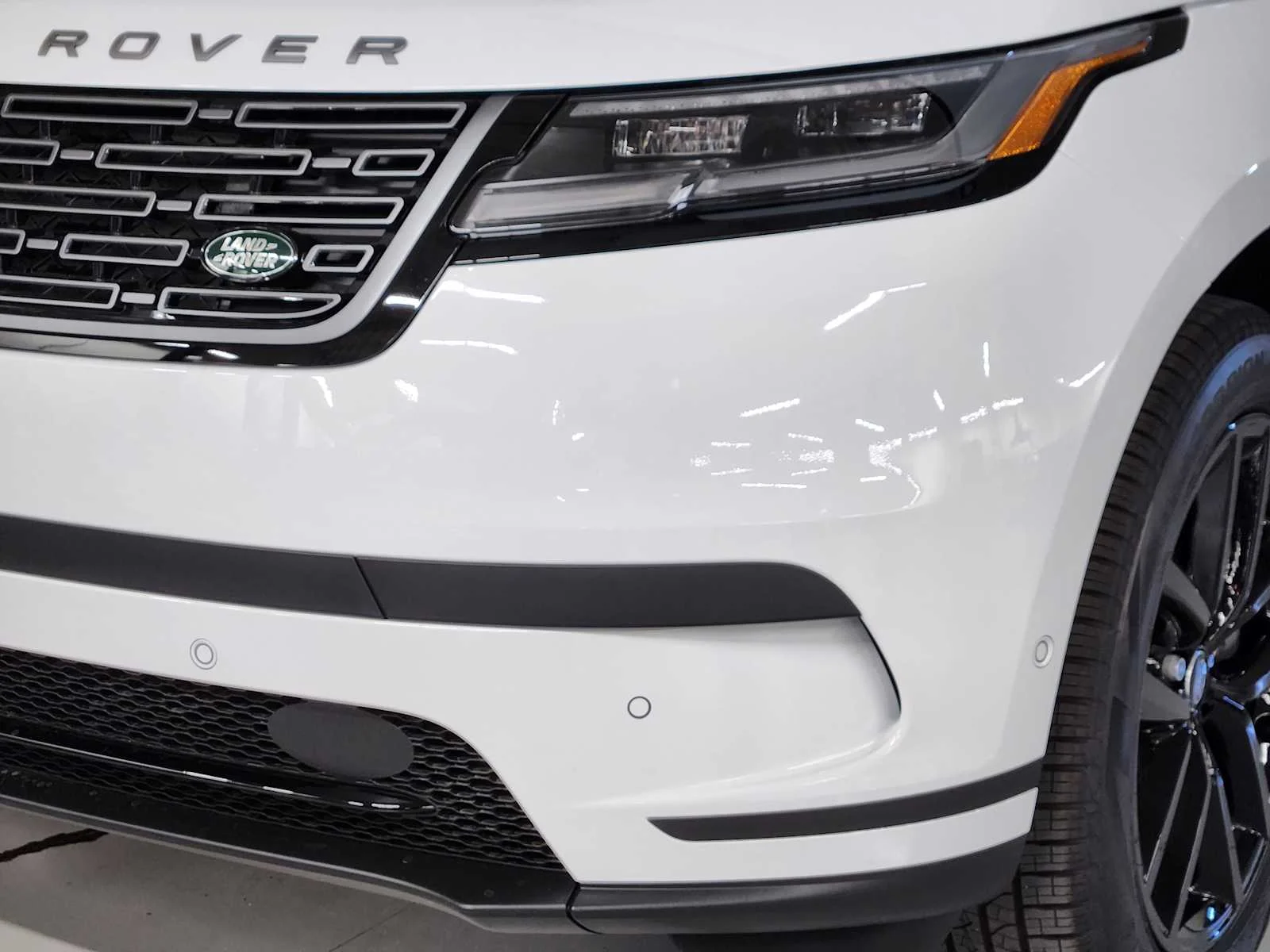 New 2026 Fuji White Land Rover S - P250 image 20