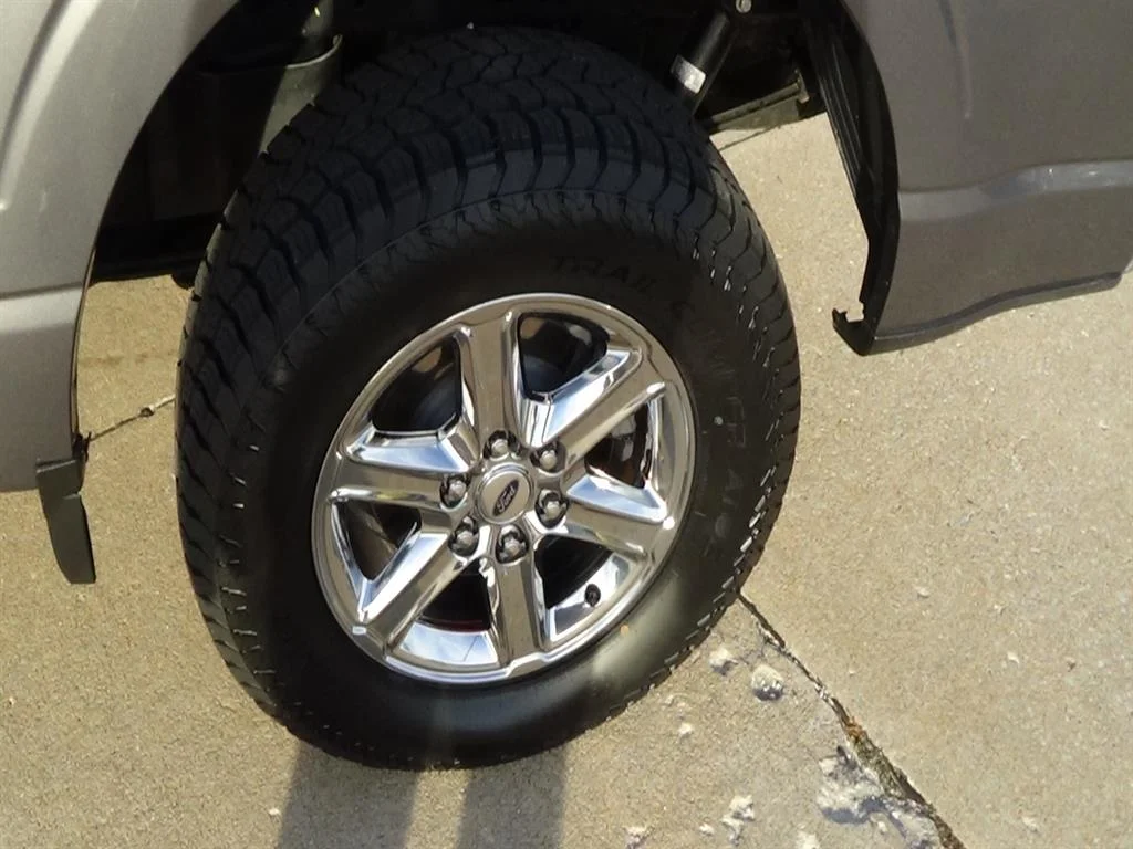 Certified Used 2024 Carbonized Gray M7 Ford XLT image 11