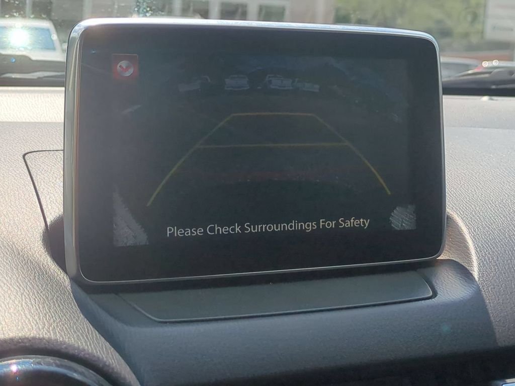 Used 2016 White Mazda Touring image 21