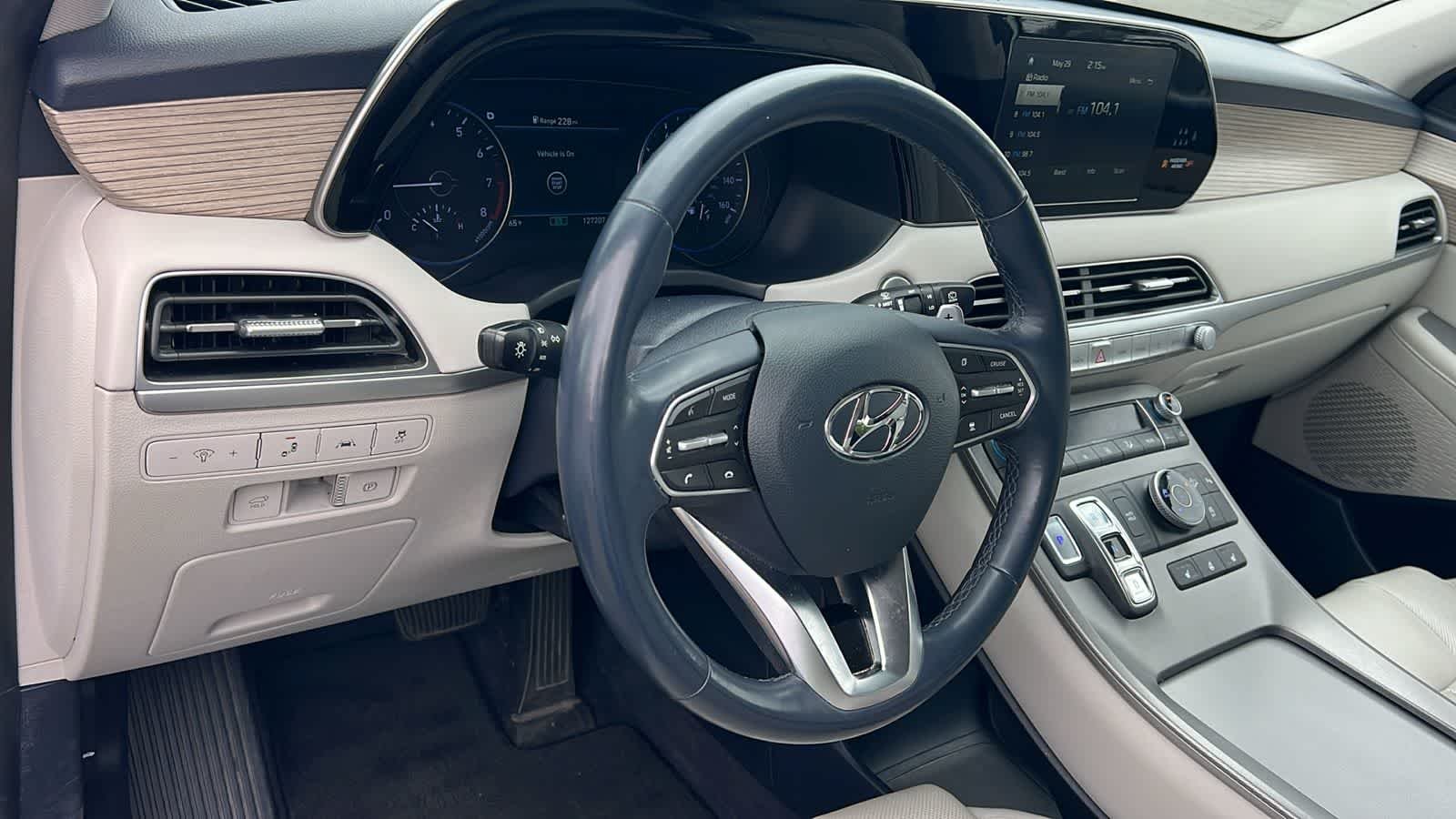 Used 2020 Hyper White Hyundai SEL image 10