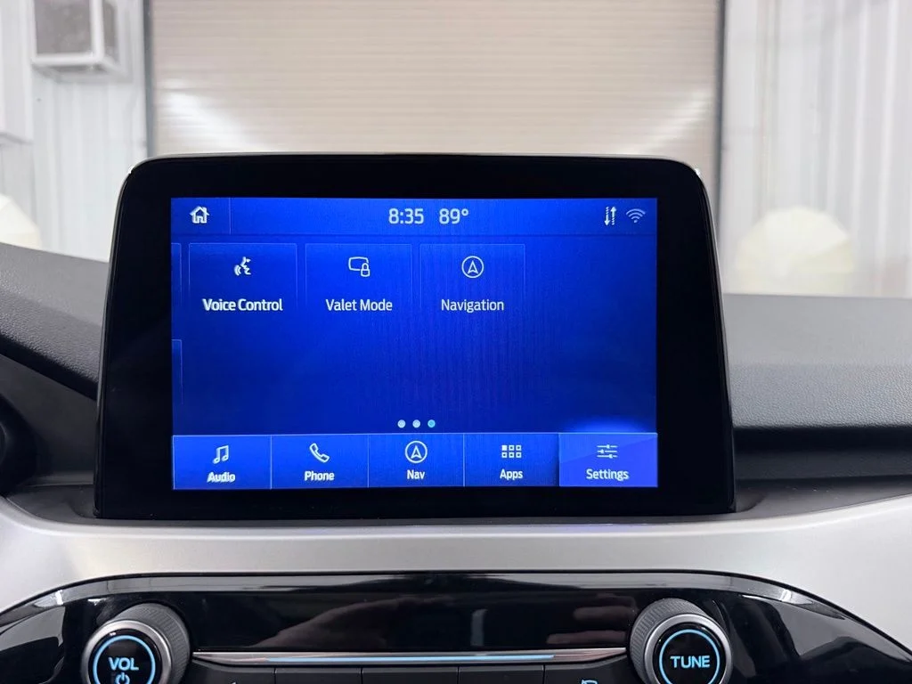 Used 2020 Red Ford SE image 23
