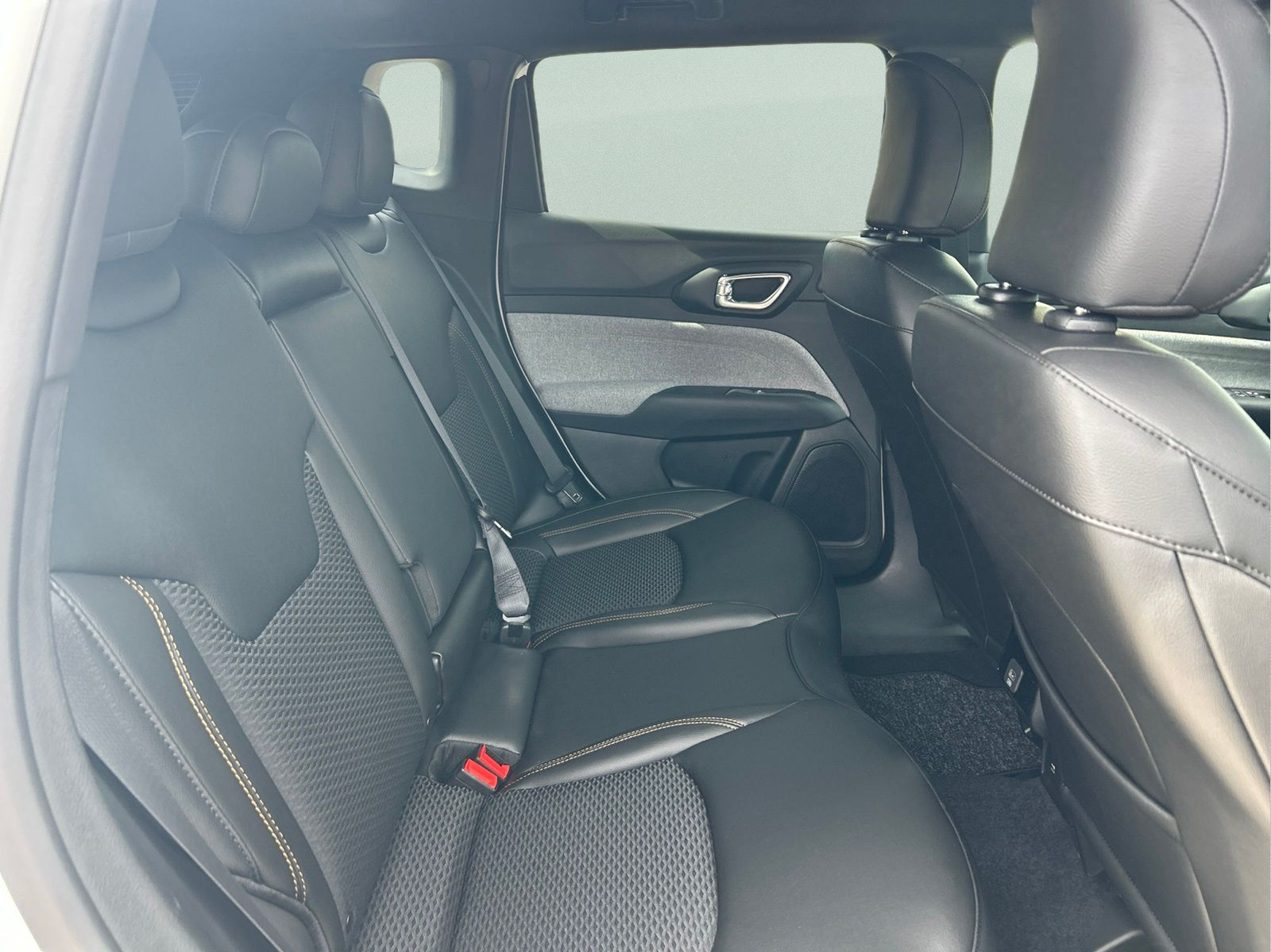 New 2026 Bright White Clearcoat Jeep  image 13