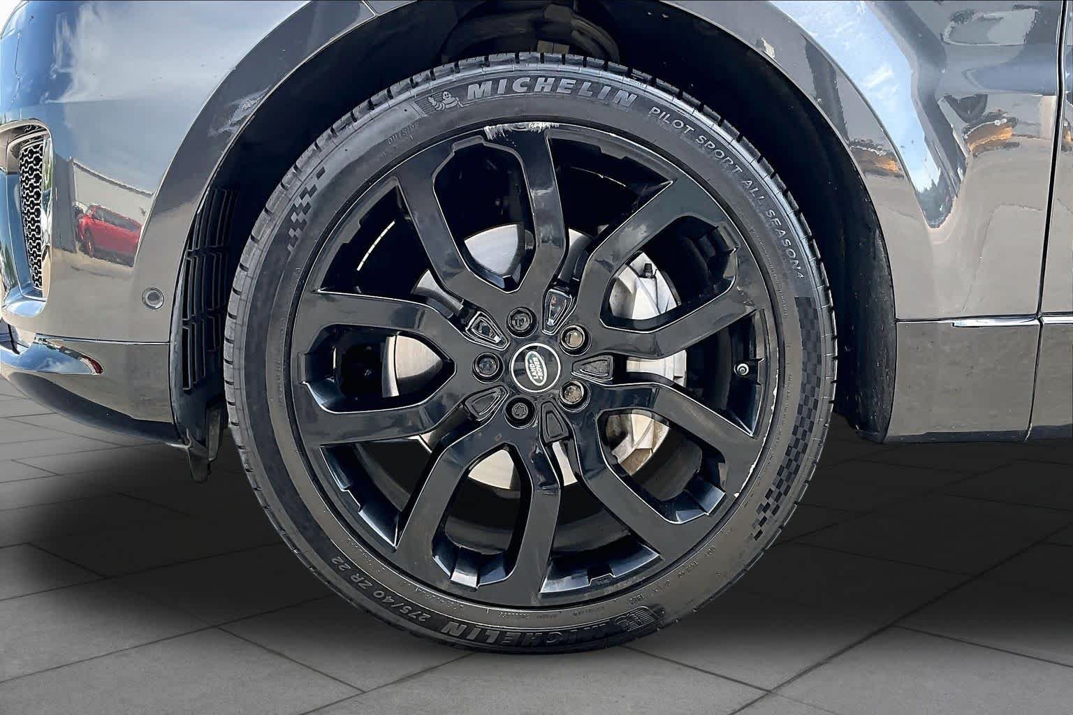 Used 2021 Carpathian Grey Premium Metallic Land Rover HSE Silver Edition image 11