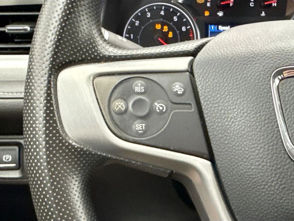 Used 2023 White GMC SLE image 11