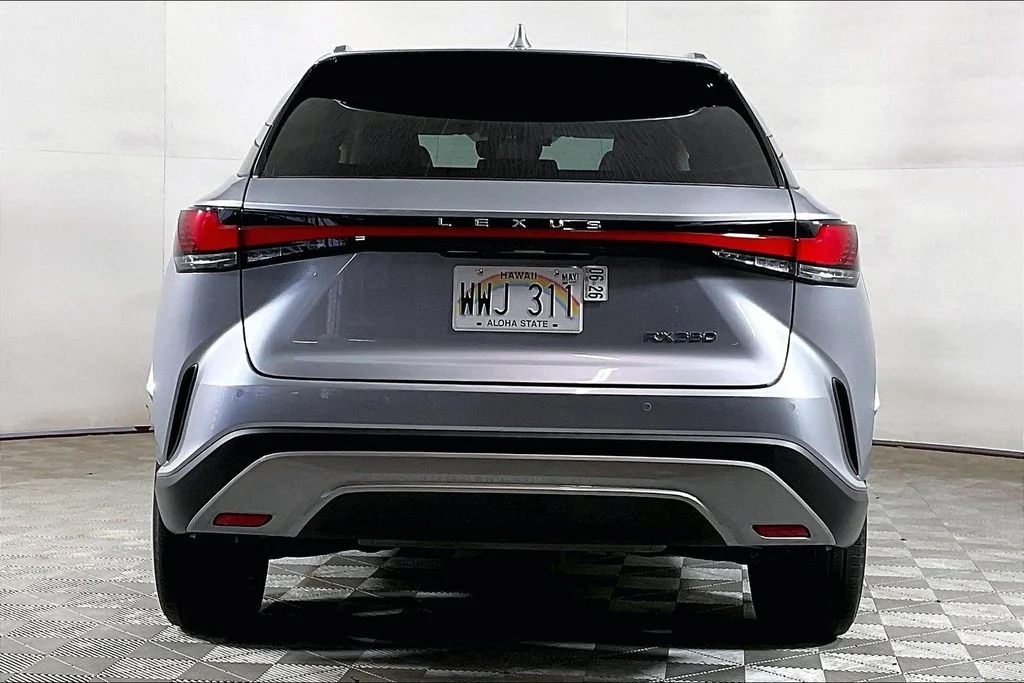 Used 2023  Lexus 350 image 3