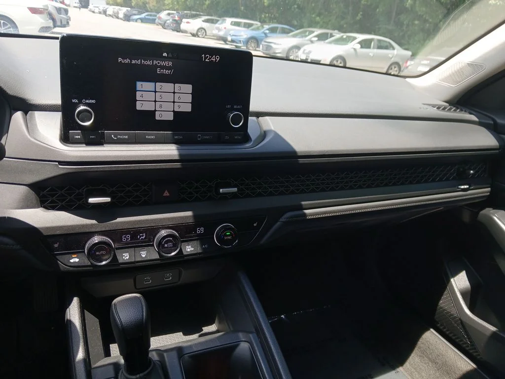 Used 2024 White Honda EX image 17