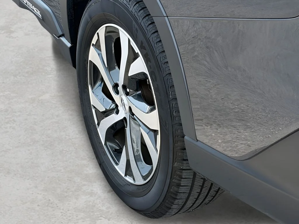 Used 2022 Magnetite Gray Metallic Subaru Limited image 11