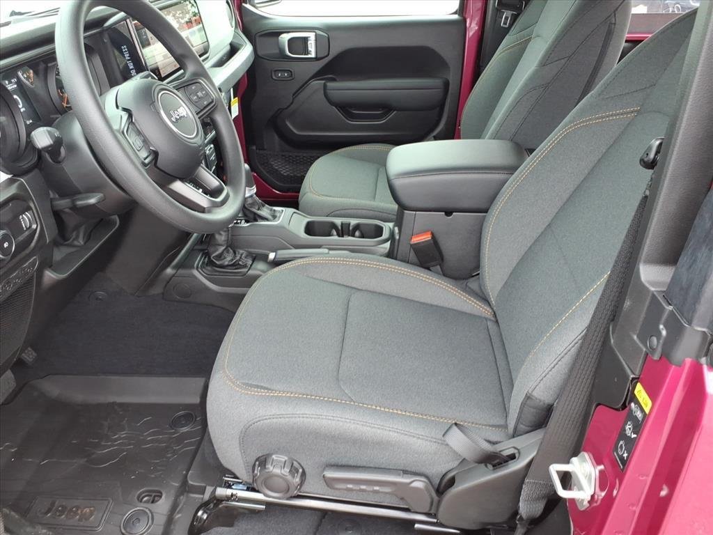 New 2026 Tuscadero Pearlcoat Jeep Sport image 3