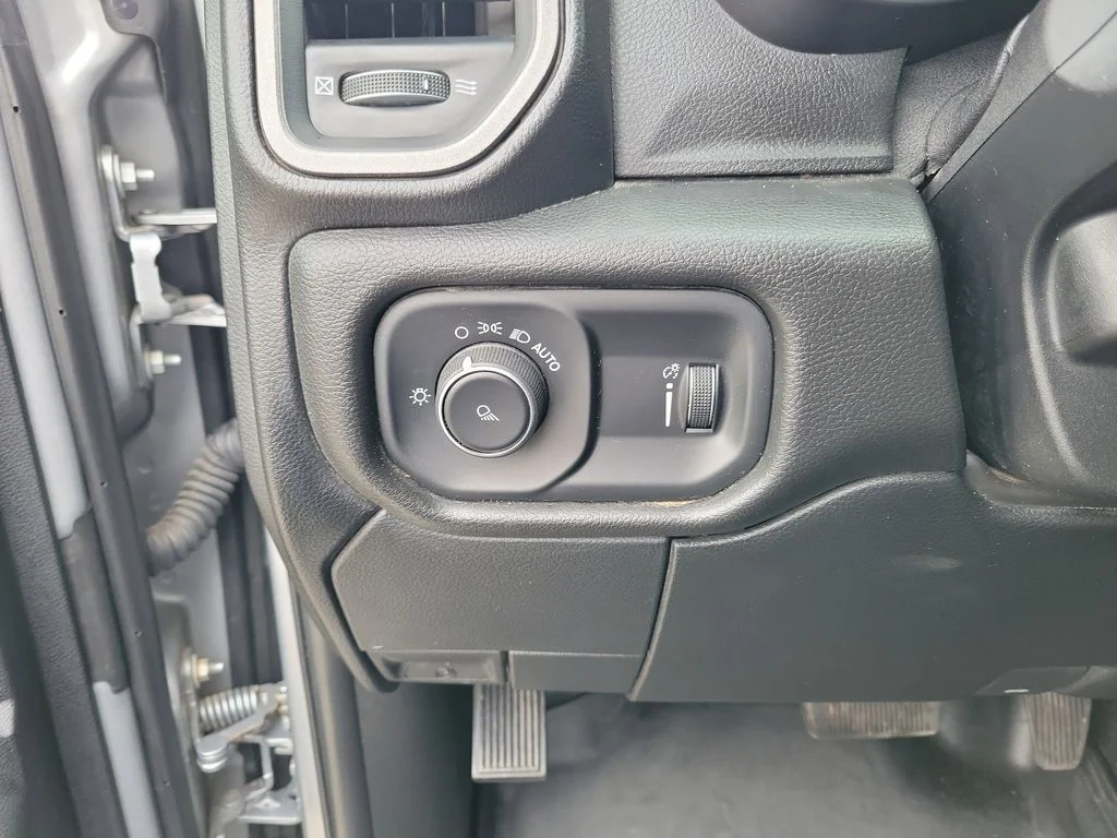 Used 2021 Silver Ram Tradesman image 16