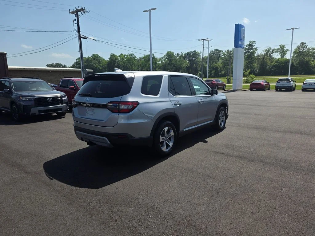 Certified Used 2025 Lunar Silver Metallic Honda EX-L image 3