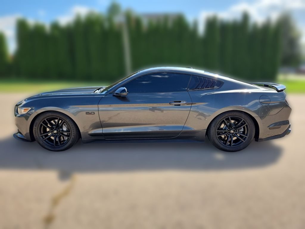 Used 2016 Magnetic Ford GT Premium image 6