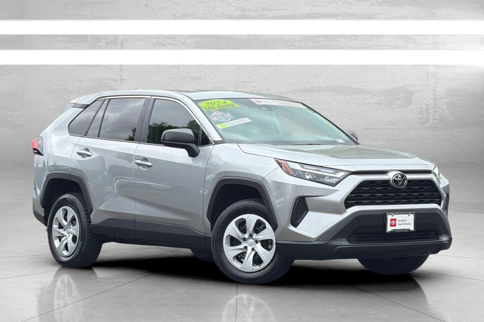 2024 Toyota RAV4 LE FWD's photo