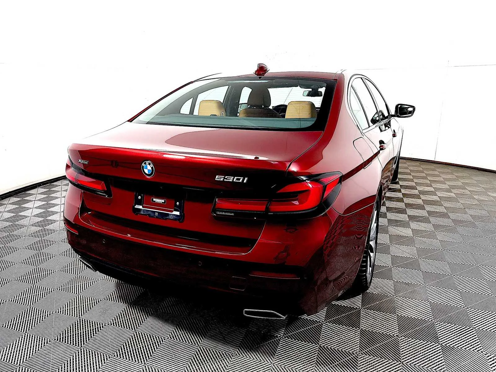 Used 2023 Aventurin Red Metallic BMW 530i xDrive image 6