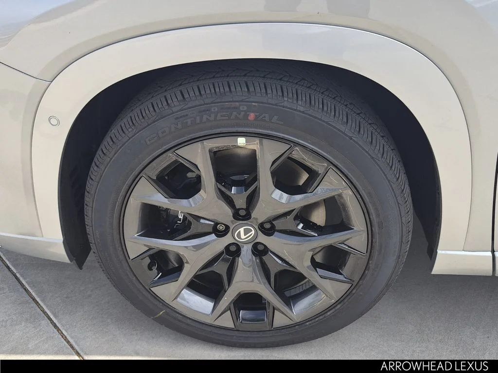New 2026 Silver Lexus 500h F SPORT Performance Premium image 10