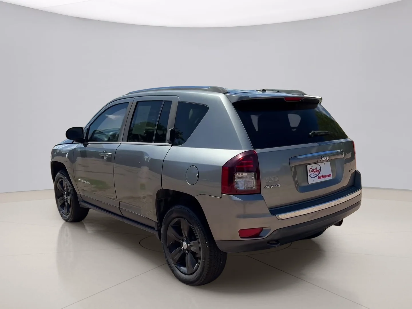 Used 2014 Gray Jeep LIMITED image 3