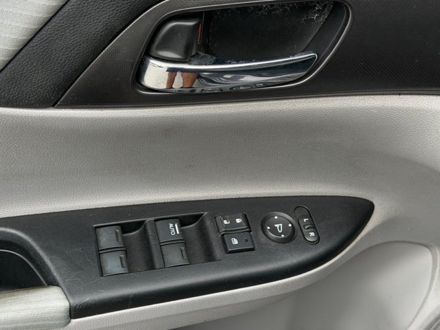 Used 2015  Honda LX image 13