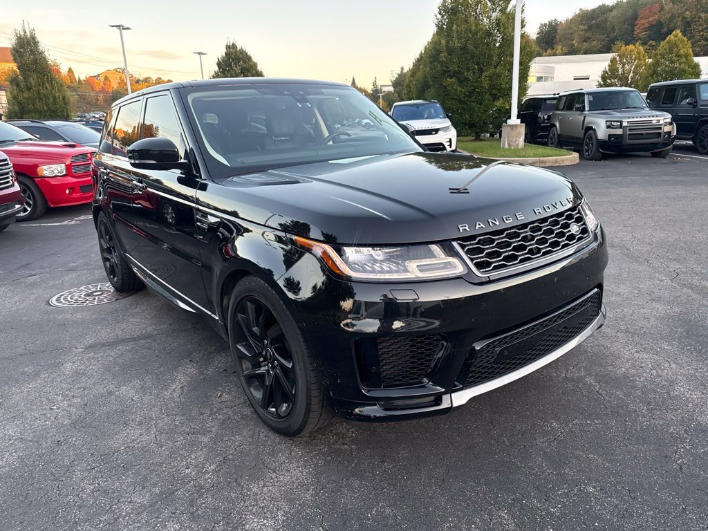 Used 2022 Black Land Rover HSE Silver Edition image 3