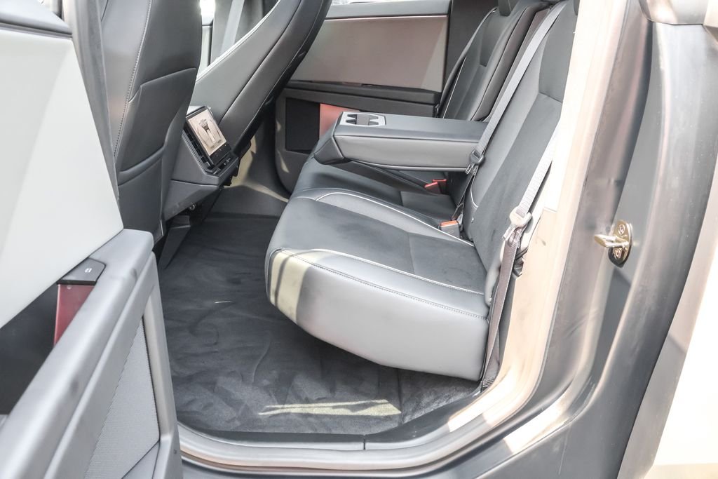 Used 2024 Silver Tesla Base image 24